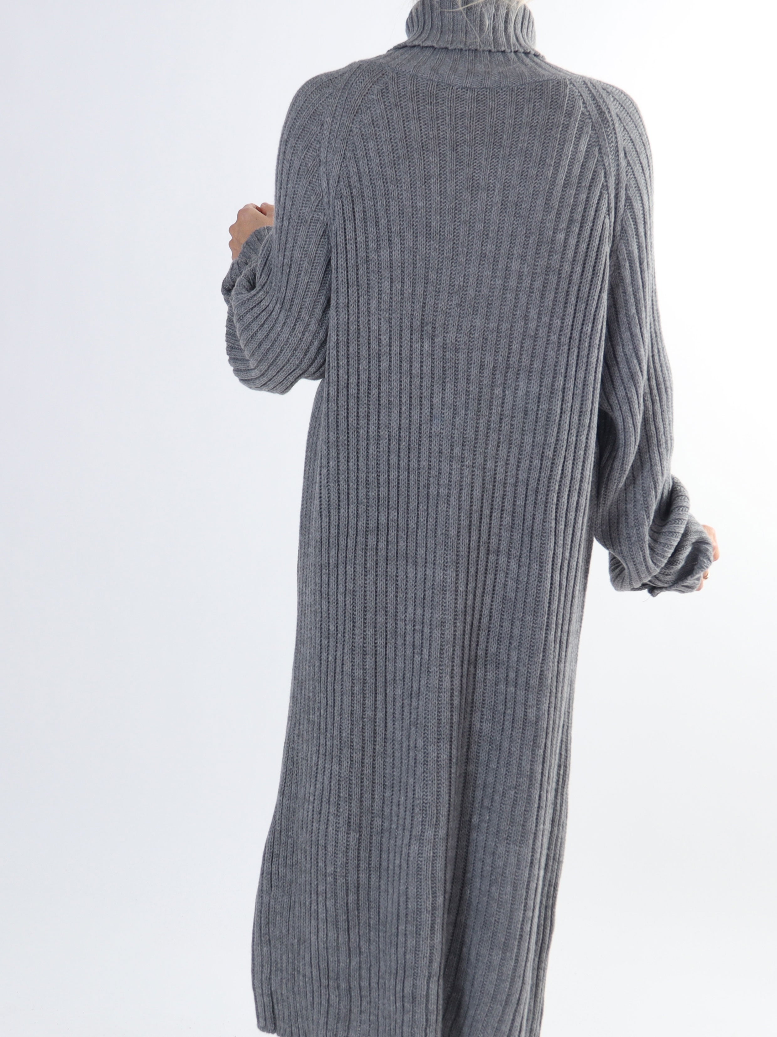 Milu - Lång ribbstickad klänning i stora storlekar